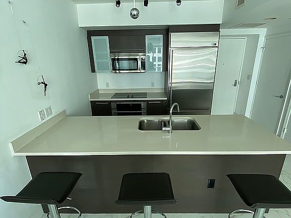 4th image of 500 Brickell Ave APT 2506