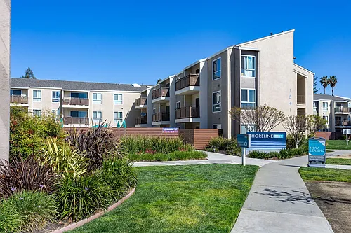 Shoreline 1841 Apartment Homes Photo 1