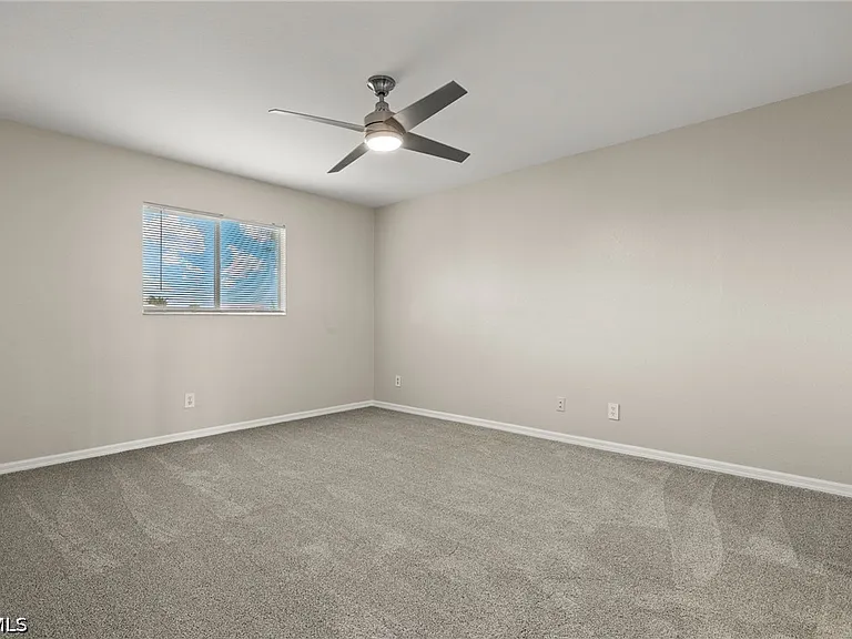 3919 SW 14th Ave — Photo 13