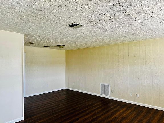 5th image of 5105 Birch Drive