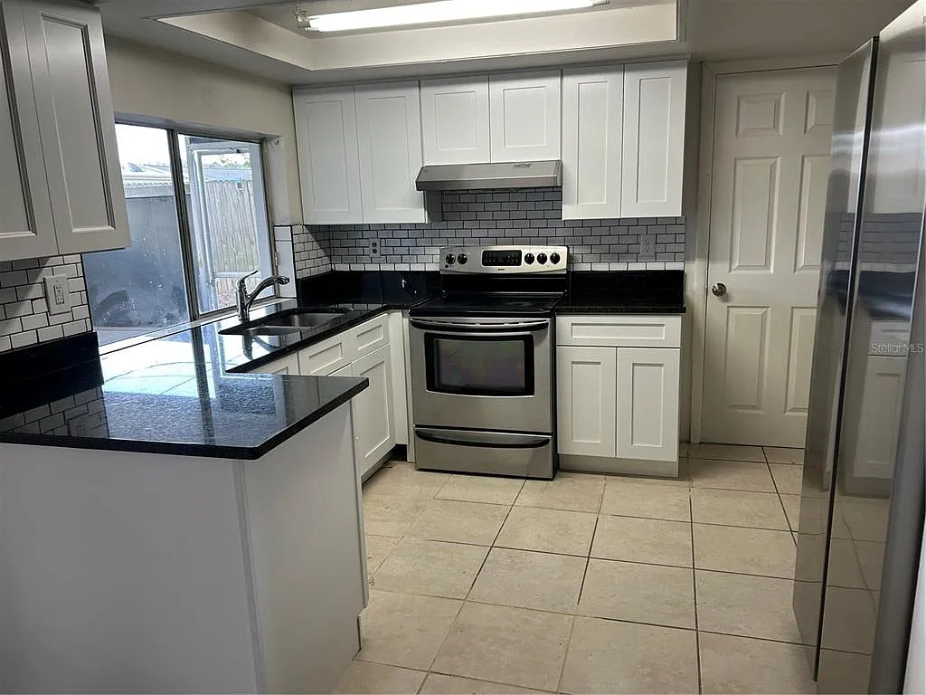 2 bed, 1.5 bath, 1116 sqft, $1,500 — Photo 3