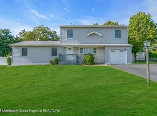 39 Arlyn Dr, Howell, NJ 07731