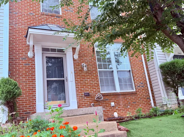 5944 Raina Dr, Centreville, VA 20120