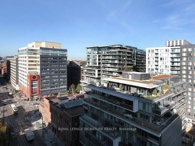 629 King St W #1318 — Photo 17