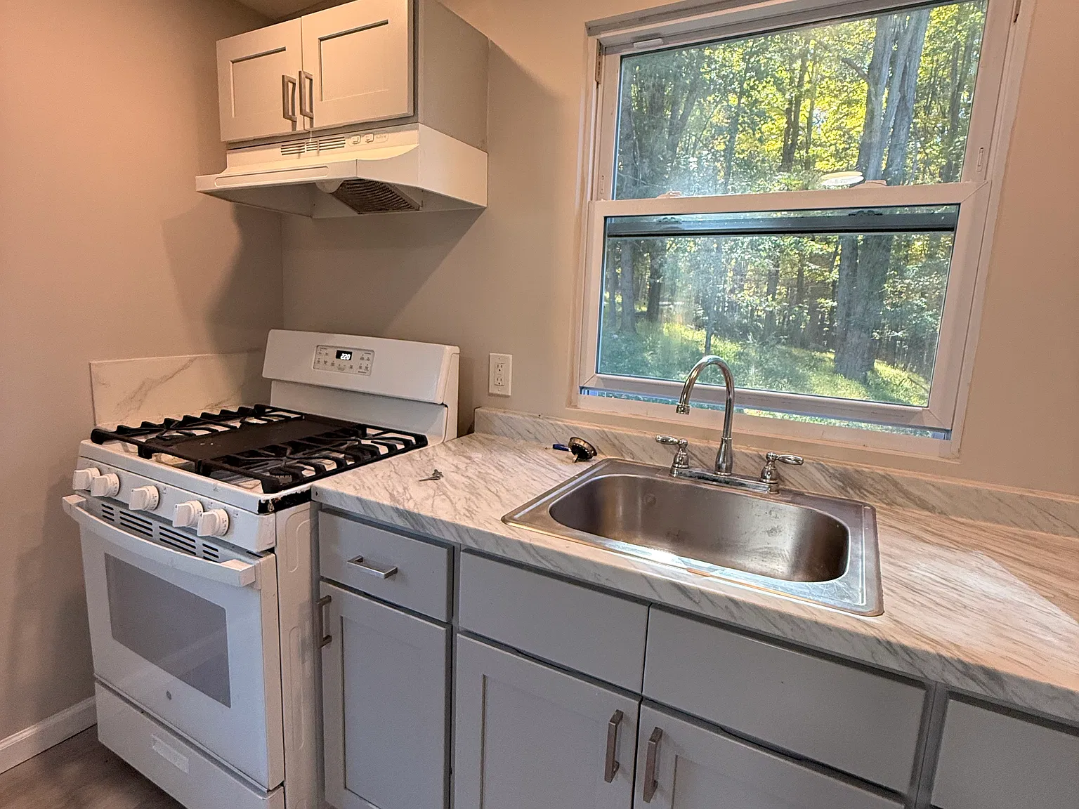 3 bed, $2,200 — Photo 4