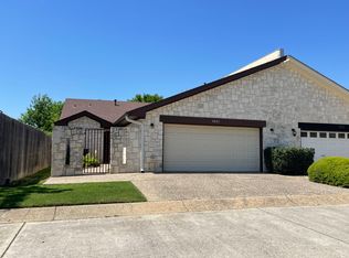 1801 Woodstone, Kerrville, TX 78028