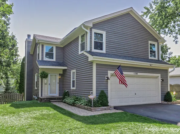 1208 Capri Ter, McHenry, IL 60050