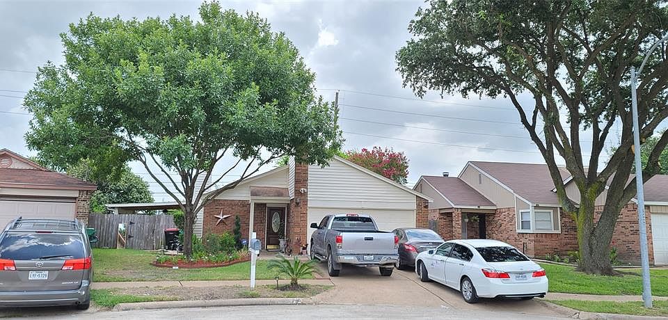 1st image of 13107 Pebblewalk Cir S