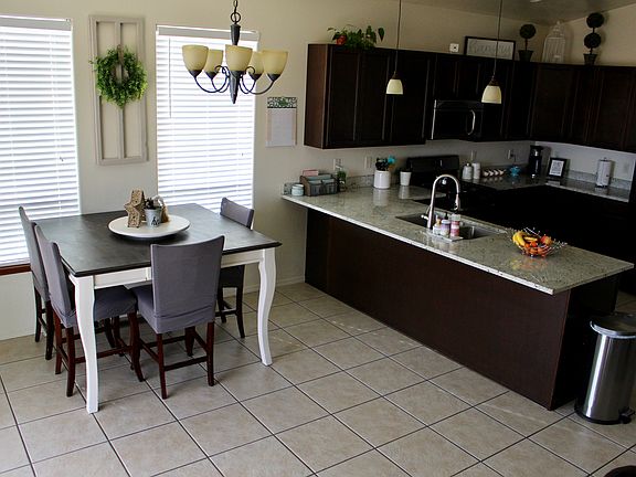 Dining/Kitchen