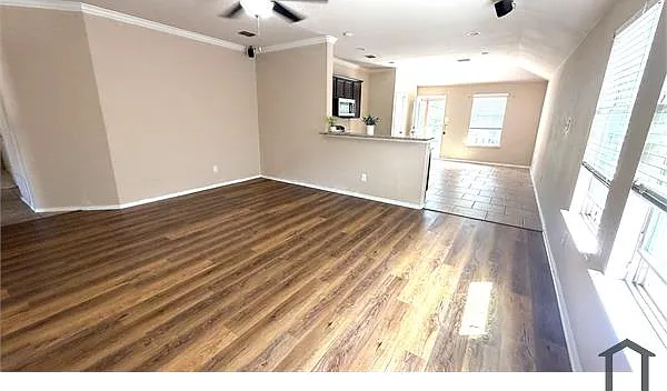 9004 Holliday Ln — Photo 11