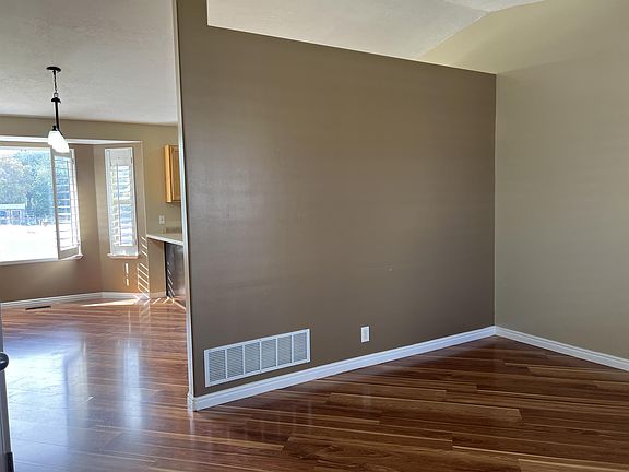 4th image of 13 N Kearl St