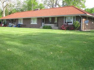 206 S Adams St, Hebron, IN 46341