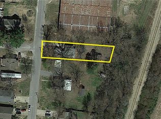 1121 S 3rd St, Rogers, AR 72756