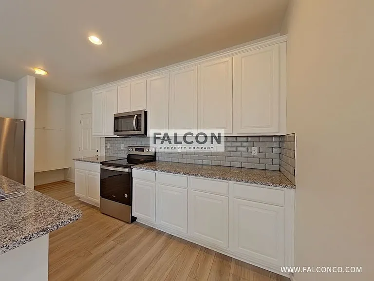 9393 Cashel Trl — Photo 5
