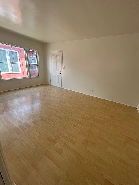 1st image of 231 W 14th St #231