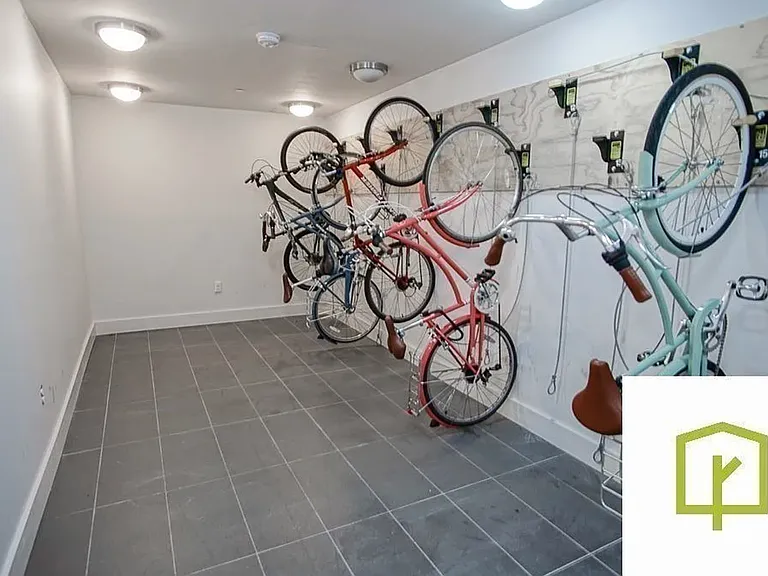 310 Graham Ave #7A — Photo 9