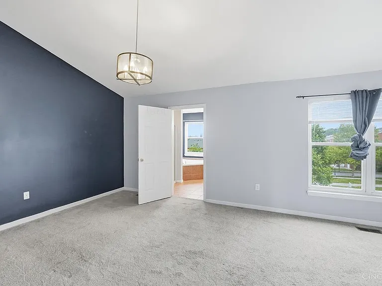 710 W Court St — Photo 13