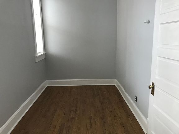 5th image of 1318 N Claremont Ave
