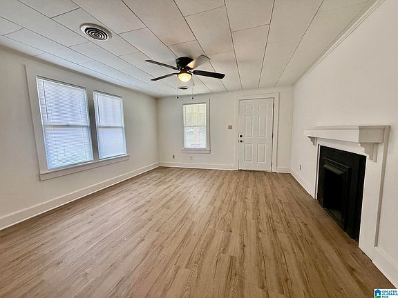 4th image of 209 2nd Ave