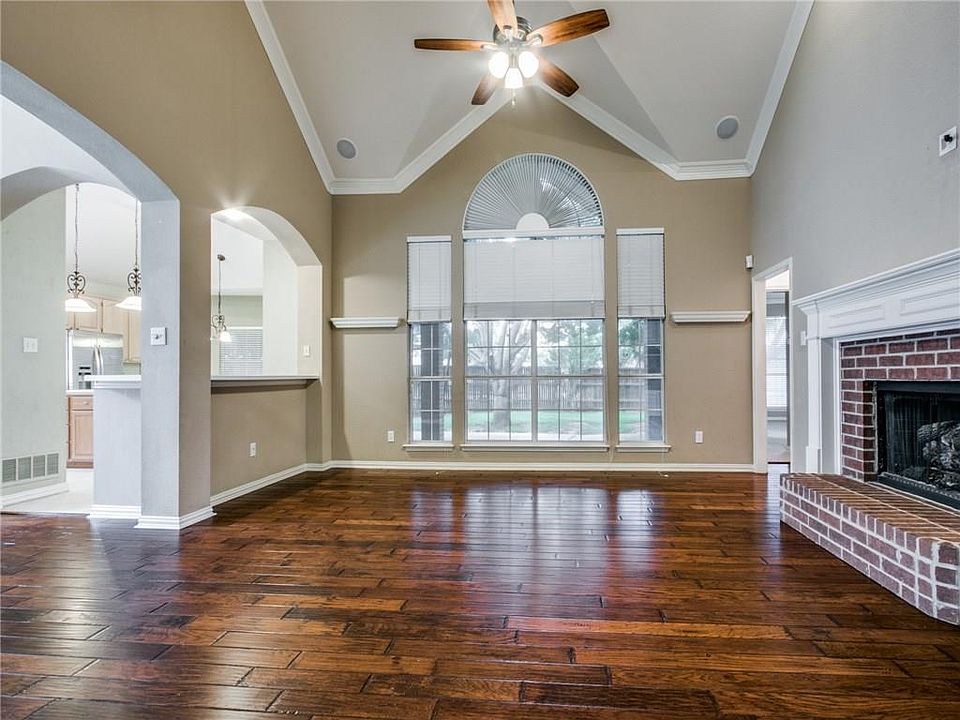 1st image of 1121 Sugarberry Ln
