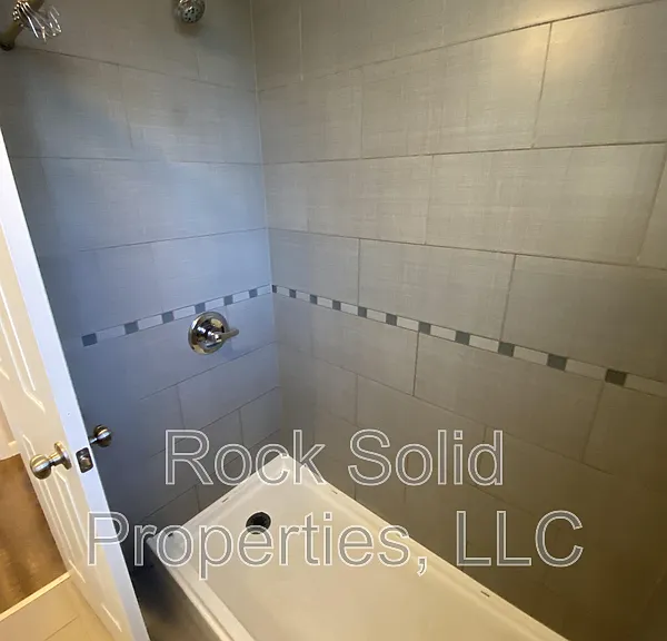 2020 Dunn Ave #4 — Photo 15