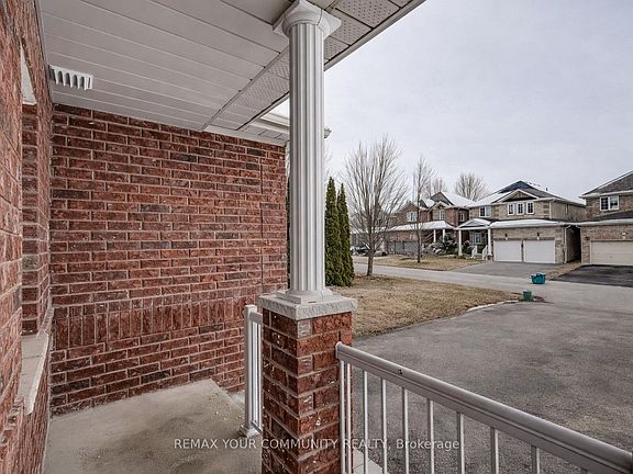 4th image of 2 Laurelbank Cres