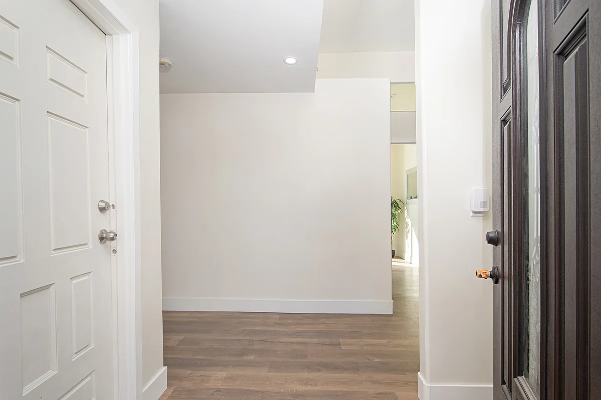 Studio, 400 sqft, $1,795 — Photo 4