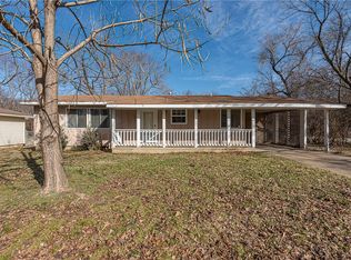 2400 W Valley Dr, Fayetteville, AR 72703