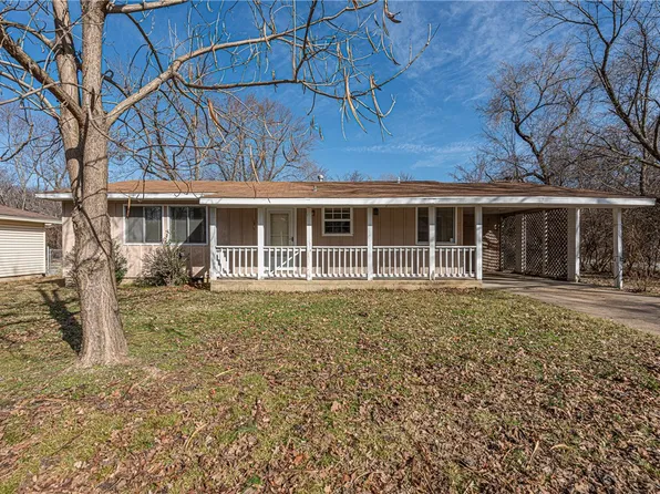 2400 W Valley Dr, Fayetteville, AR 72703
