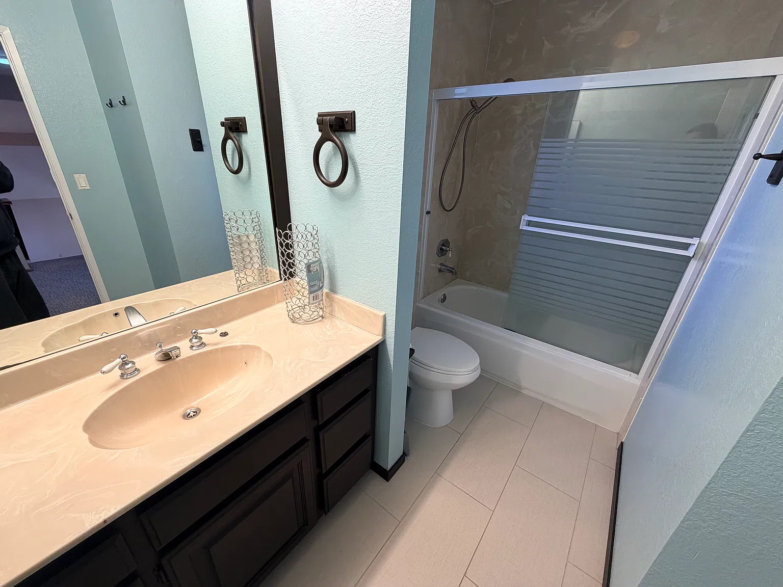 4 bed, 2248 sqft, $4,495 — Photo 4