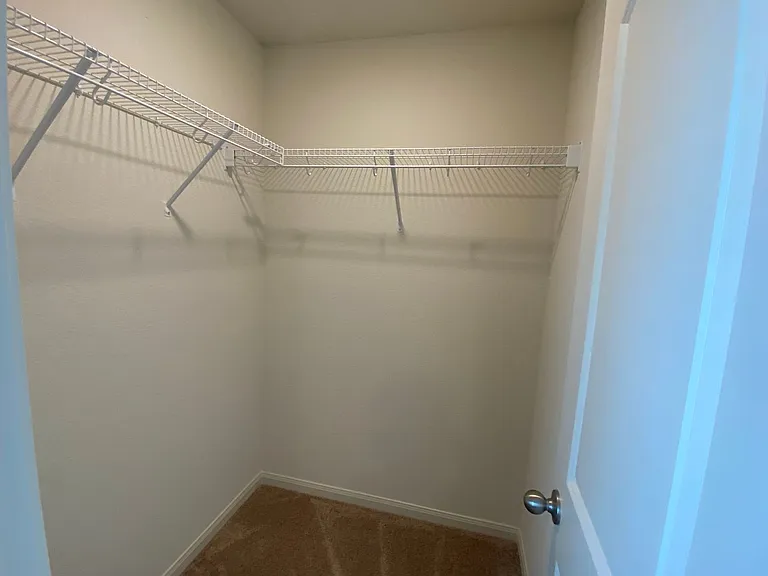 105 Brunswick Ln — Photo 28