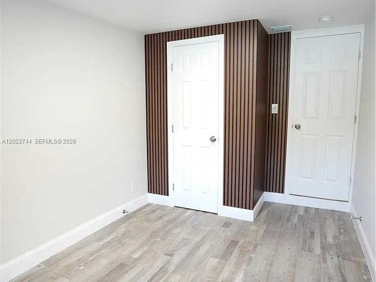 2573 Conroy Dr — Photo 33