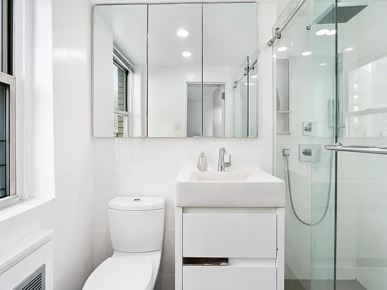 301 E 66th St #16M — Photo 6