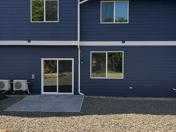 2nd image of 1917 Ahlers Ave #B