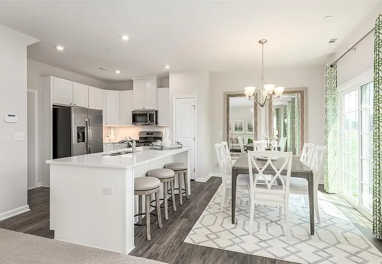 1326 S Ridge Dr E — Photo 10