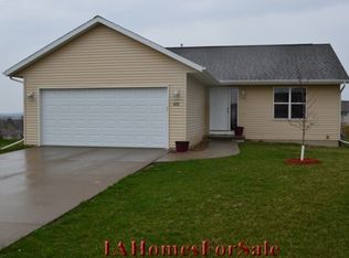 400 68th Avenue Ct SW, Cedar Rapids, IA 52404