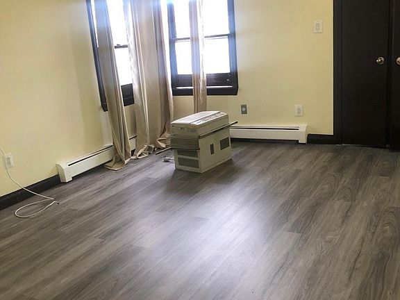 3rd image of 140-31 Brookville Blvd Floor 2