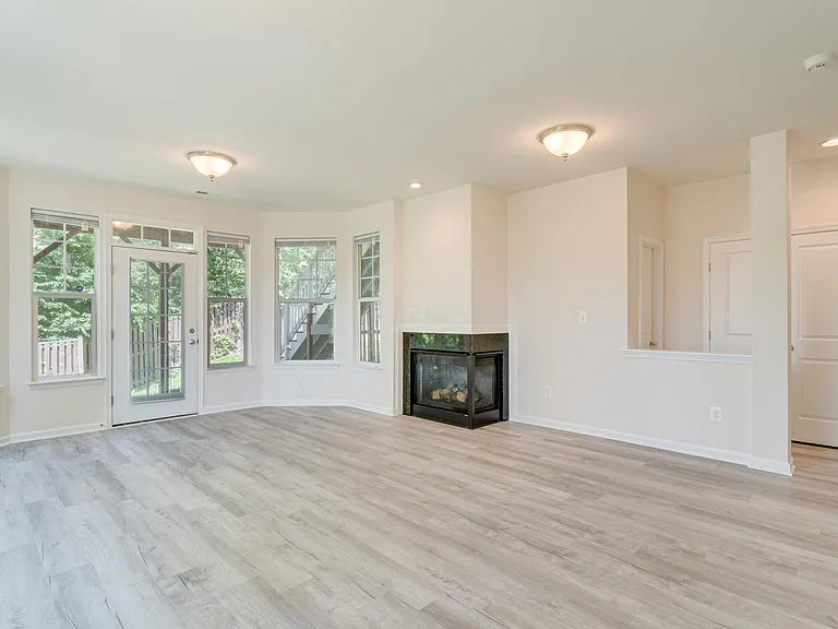 74 Pike Pl — Photo 42