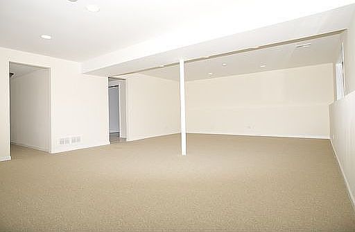 3rd image of 6823 Woodridge Dr