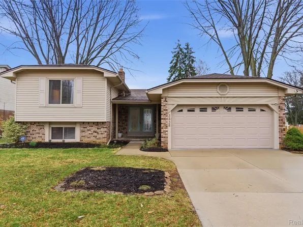 3438 Harmony Dr, Troy, MI 48083
