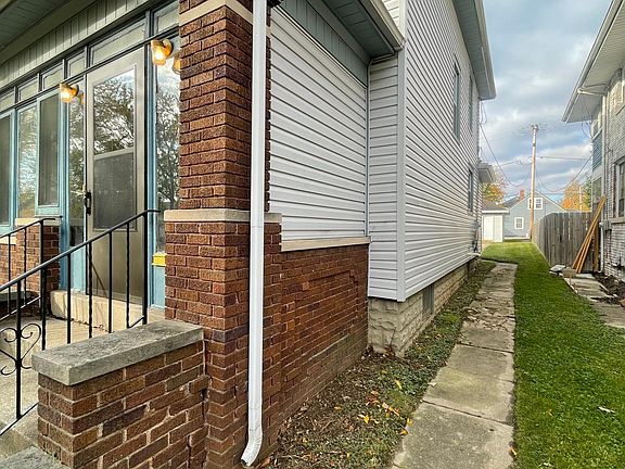 4th image of 1845 Crescent Ave