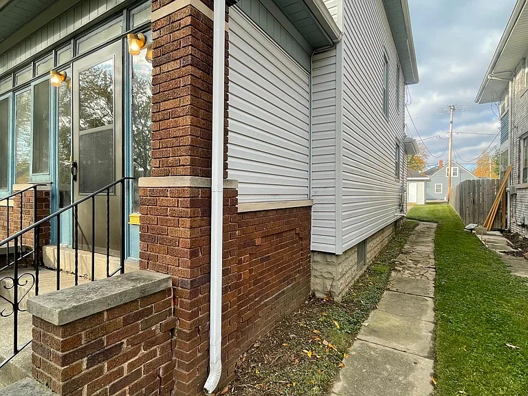 1845 Crescent Ave — Photo 4