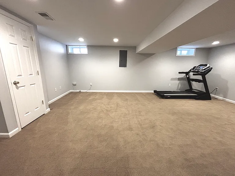 2405 Lillian Dr — Photo 29