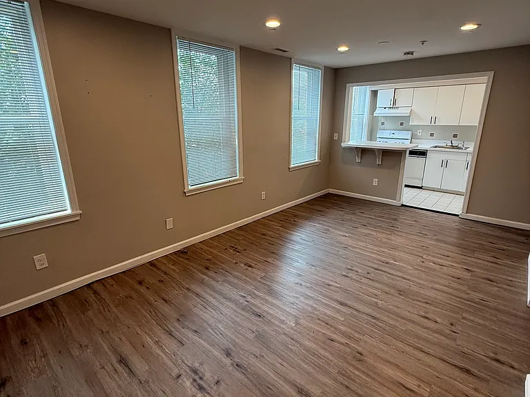 1404 E Baltimore St — Photo 6