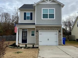 621 Hunters Ridge Dr, Fuquay Varina, NC 27526