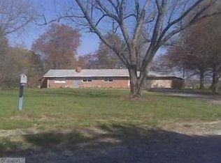 8328 Meadow Green Rd, Browns Summit, NC 27214