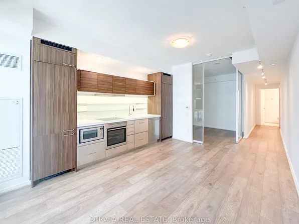 45 Charles St E, Toronto, ON