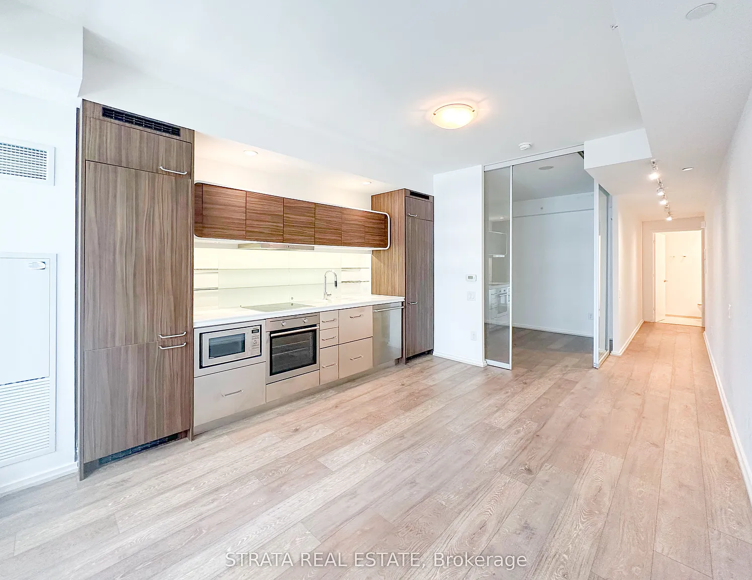 45 Charles St E Unit 1608 photo 1