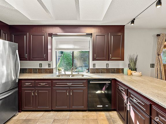 5th image of 4709 Archer Drive SE
