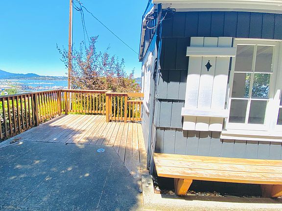 3rd image of 204 Bulkley Ave #4